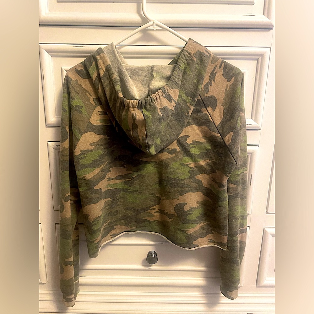 Camo Long Sleeve Lightweight Hoodie - Picture 2 of 3